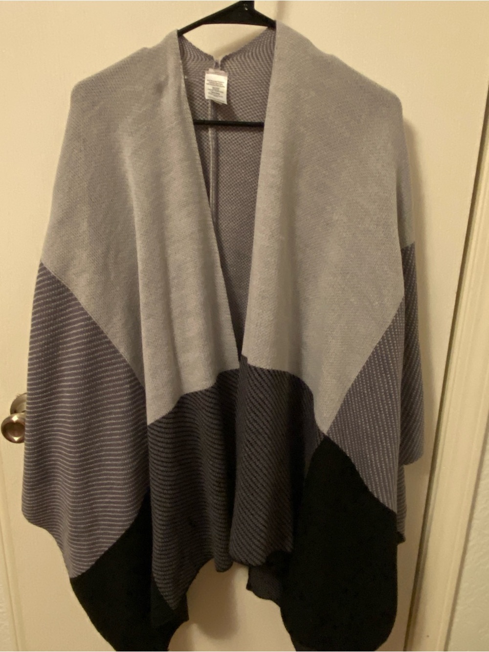 Women’s Colorblock Open Front Sweater Wrap - Gray, Black